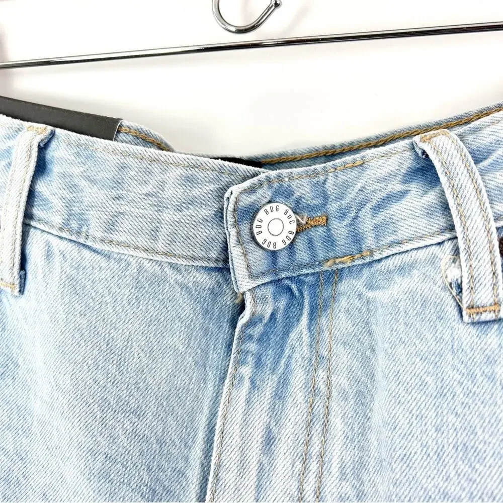 Bdg High Waisted‎ Denim Short Distressed Girlfriend Light Wash Size 27